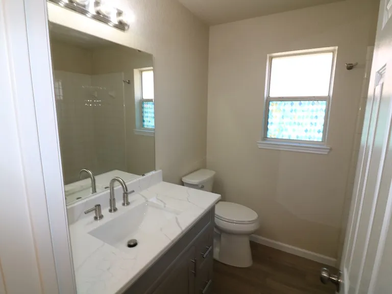 4304 Captain Dr — Photo 16