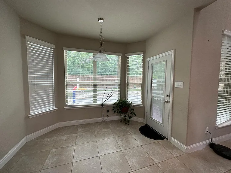 1016 Mufasa Ln — Photo 10