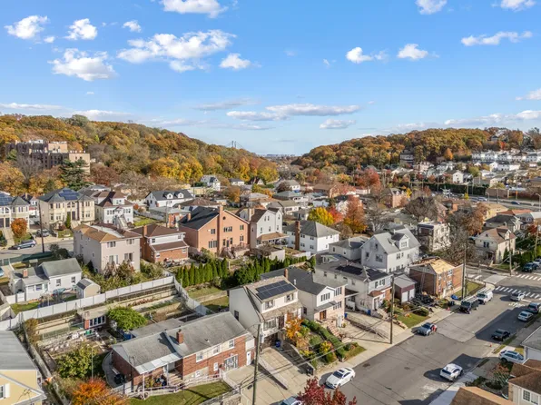 159 Seneca Avenue image 33 of 34