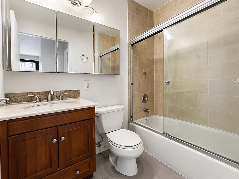 213 E 37th St #3FF — Photo 10