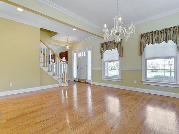 4th image of 410 Philadelphia Blvd