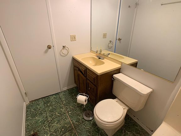 5th image of 807 Skyline Dr