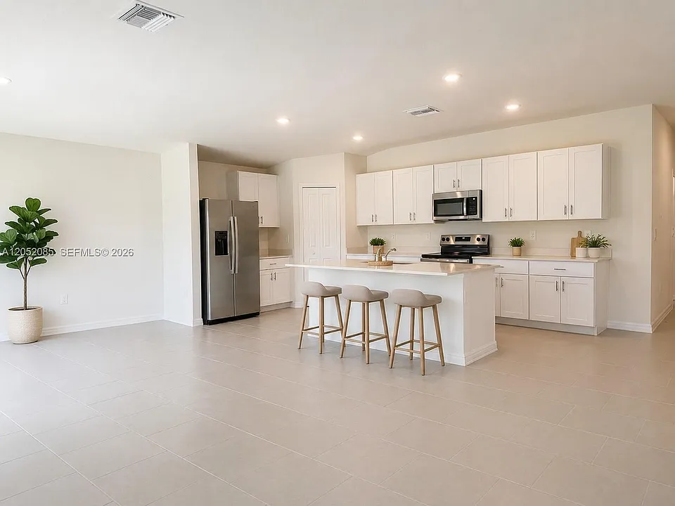 17332 Cantu Ct