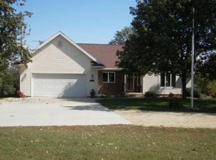 2385 Grand Ave, Waverly, IA 50677