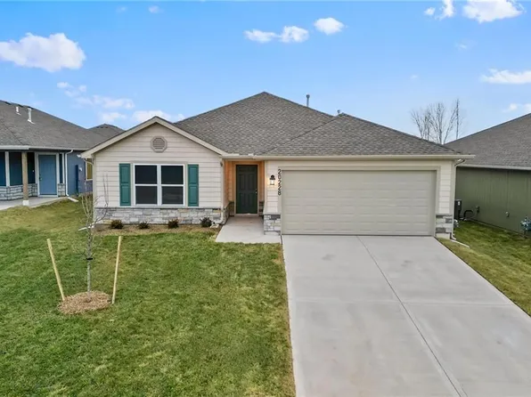 20228 W 194th St, Spring Hill, KS 66083