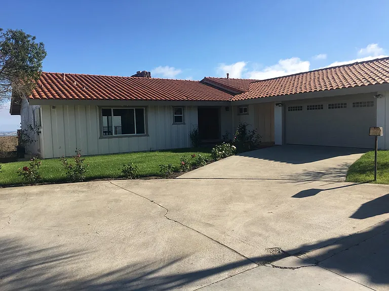 5415 Thunderbird Ln — Photo 2