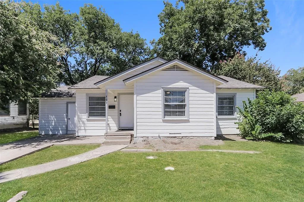 4 bed, 1.0 bath, 1655 sqft, $2,300 — Photo 2