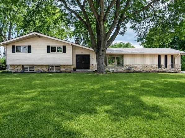 2050 Mt Kisco DRIVE, Elm Grove, WI 53122
