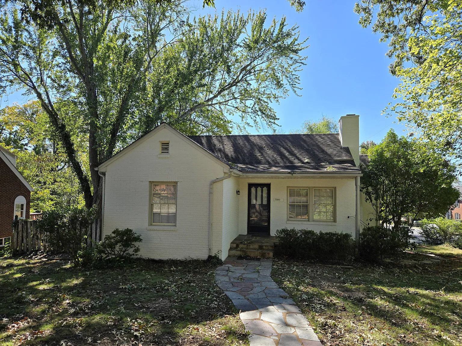 2 bed, 860 sqft, $2,200 — Photo 1