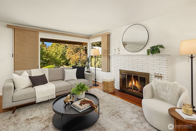 3rd image of 7720 36th Avenue SW