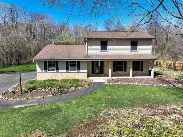 663 Hillside LANE, Cedarburg, WI 53012