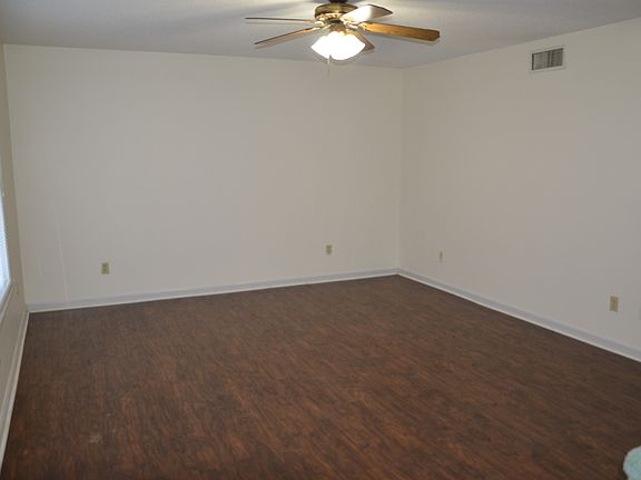3rd image of 1712 Monument Ln #A