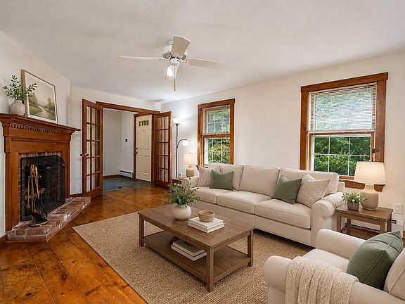 5th image of 123 Saunders St