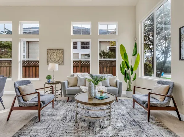 220 Outlook Heights Ct, Pacifica, CA 94044