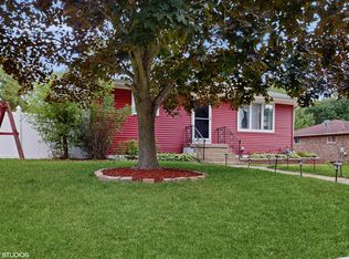 1012 Riverlane Dr, Lake Station, IN 46405