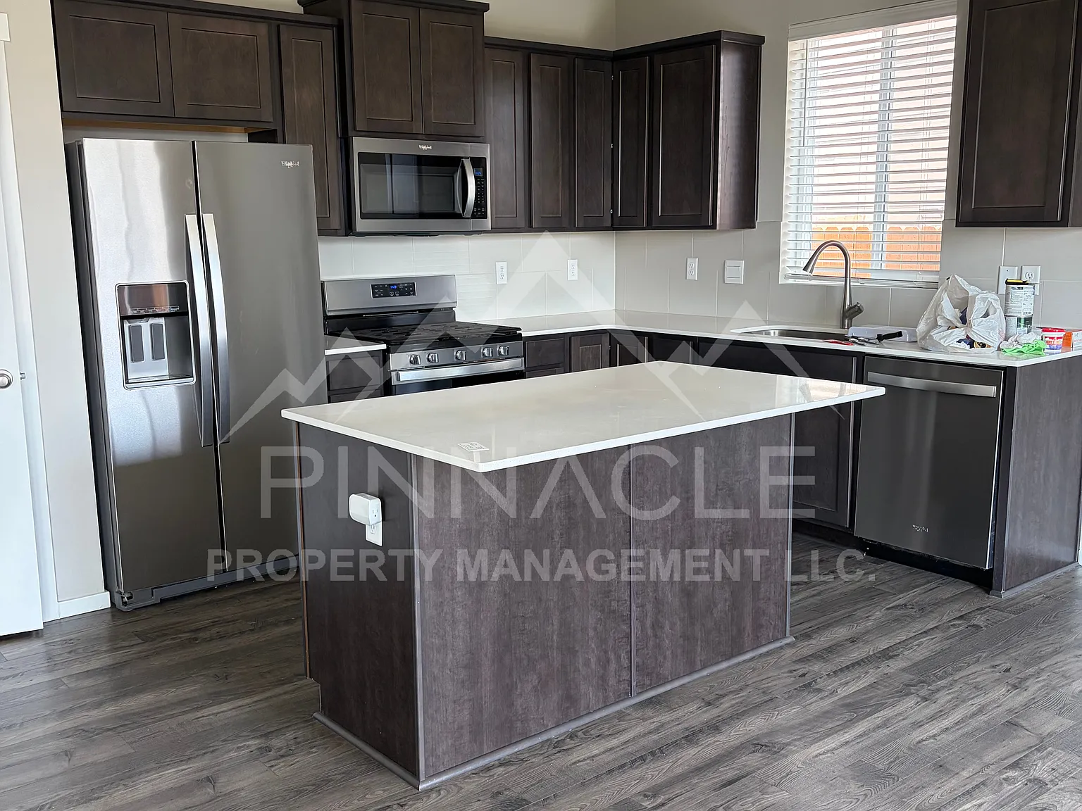 4 bed, 2.5 bath, 1860 sqft, $3,000 — Photo 3