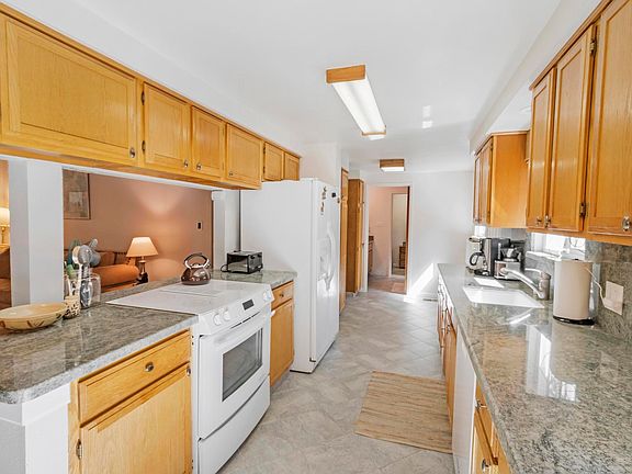 4th image of 41158 Skyline Dr