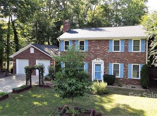 8721 Rittenhouse Cir, Charlotte, NC 28270