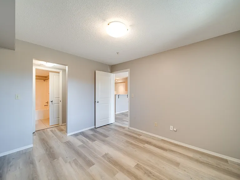 5303 25th Ave NW — Photo 8