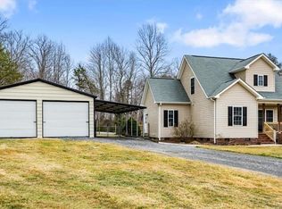 743 Almond Rd, Reidsville, NC 27320