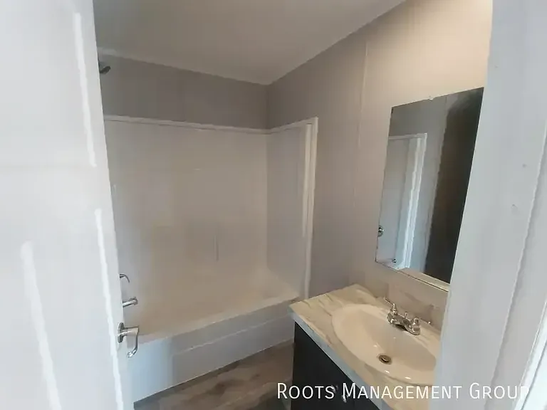 1812 Dover Dr #1812D — Photo 5