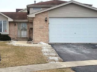 5011 Fairoaks Ct, Country Club Hills, IL 60478