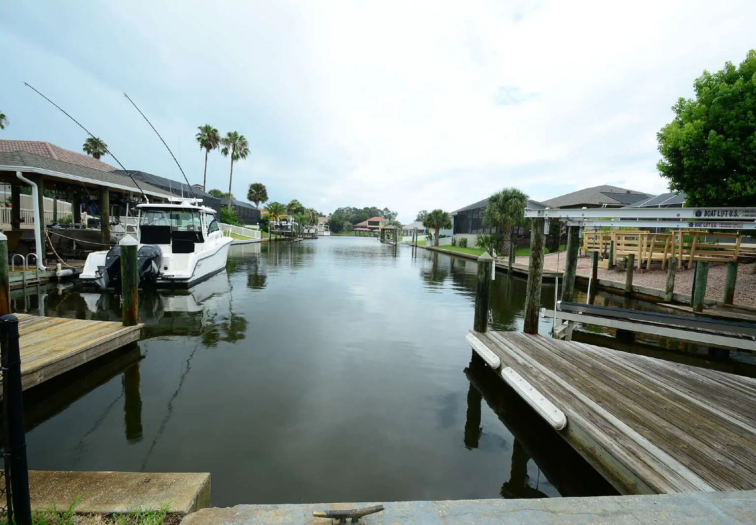3 bed, 2.0 bath, 2142 sqft, $3,995 — Photo 3