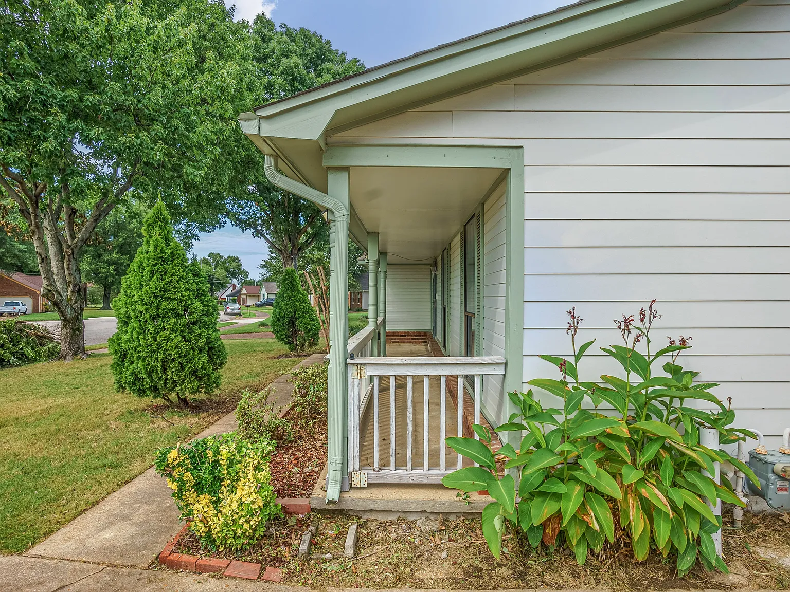 3 bed, 1155 sqft, $1,600 — Photo 3