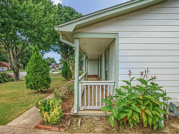 3rd image of 4558 Berrypick Ln S