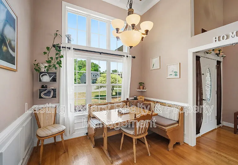 187 Marbrook Dr — Photo 16