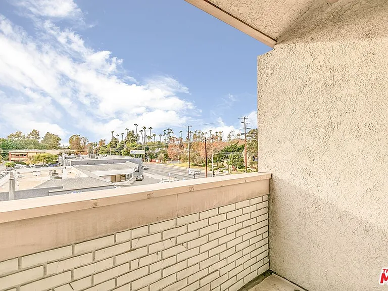 14050 Magnolia Blvd #312 — Photo 29