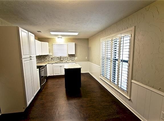 2nd image of 1631 San Antone Ln