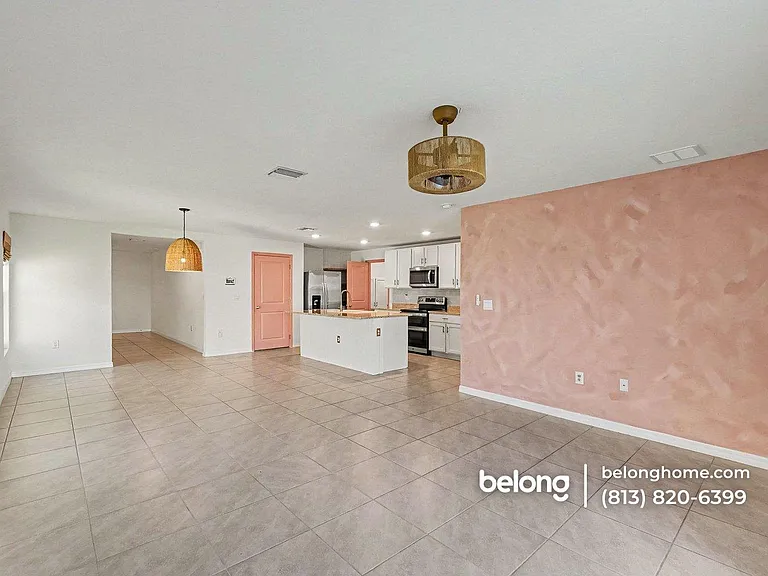 10219 Charlotte Dr — Photo 2