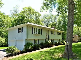 24 Latimer Dr, East Lyme, CT 06333