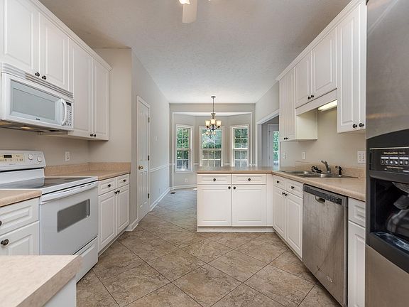 4th image of 3115 Bilbrey Dr