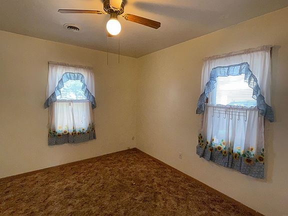 5th image of 701 E End Ave