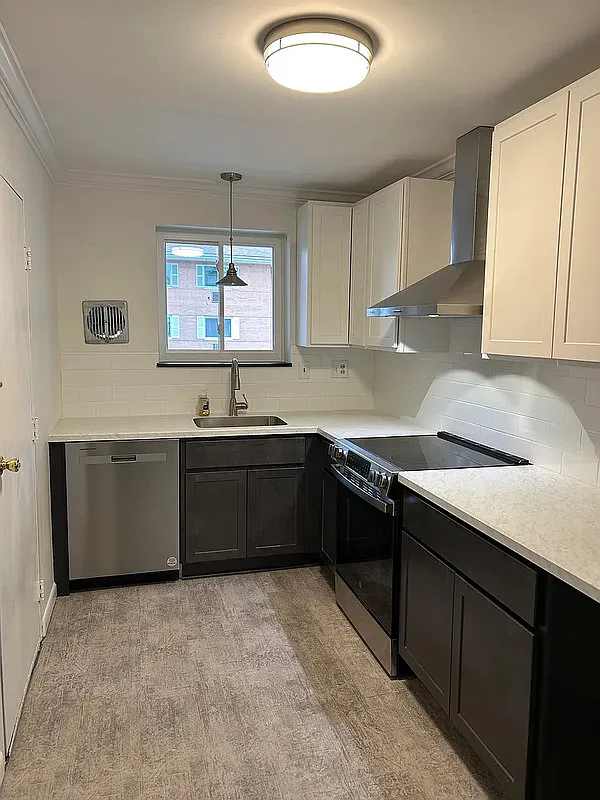 1 bed, 1.0 bath, 745 sqft, $1,320 — Photo 1
