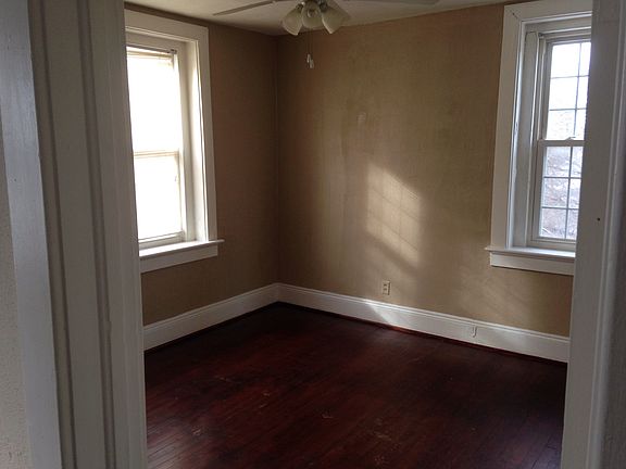 3rd image of 7200 Hampton Blvd APT B4