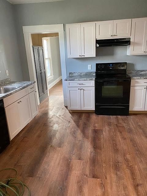 2nd image of 29 Steele Ave