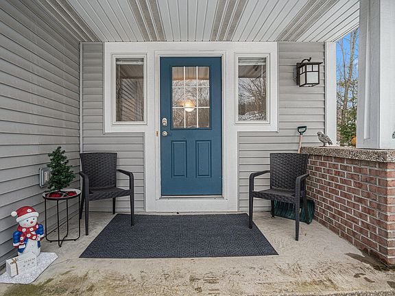 3rd image of 14809 Woodswalk Ct #22