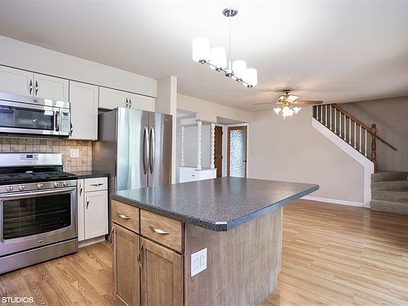 2nd image of 514 Redwood Ln