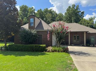 70 Woodside Dr, Hattiesburg, MS 39402