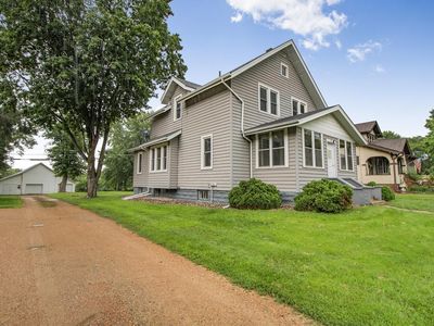 718 Elm St W, Nya, MN, 55368