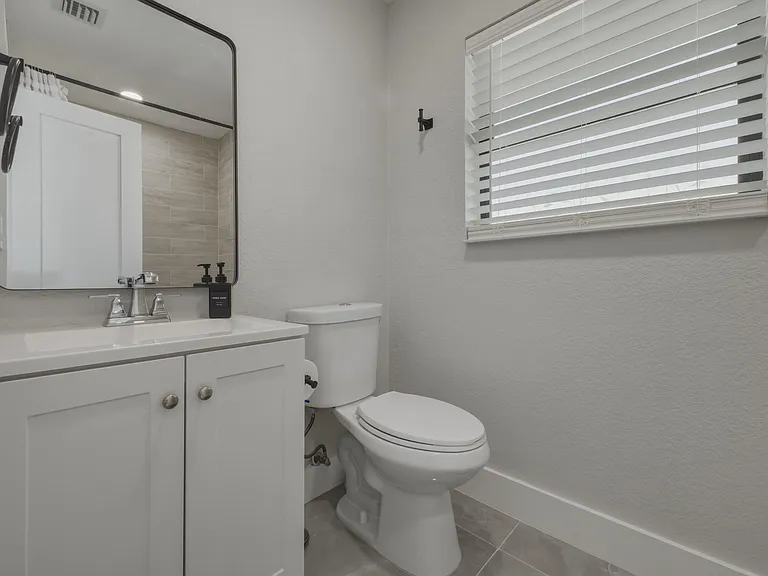 632 Las Palmas Park — Photo 45