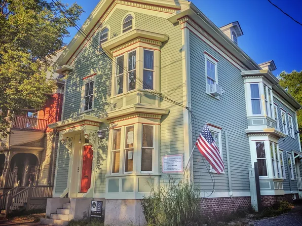 82 Dexter St, Providence, RI 02909