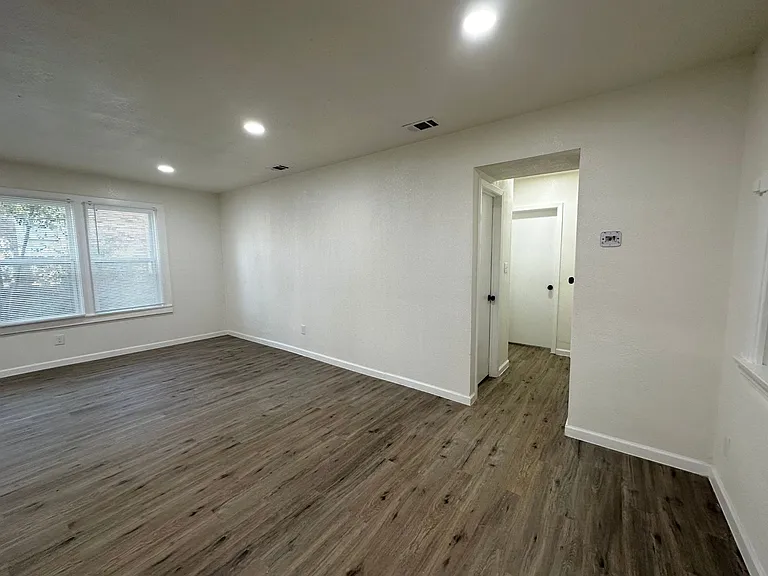 5934 Victor St #3 — Photo 10