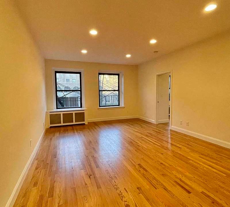 1st image of 22 W 77th St #21C