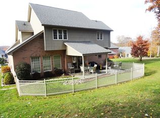 676 Bridgeview Ave, Chester, WV 26034