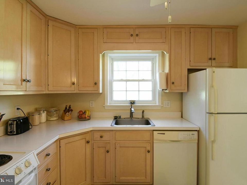 2nd image of 312 Lamond Pl