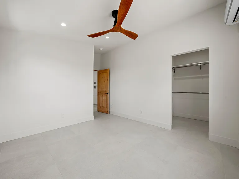 4164 Violet St — Photo 8